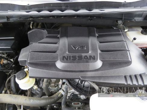 Used 2023 Nissan Titan SV w/ SV Convenience Package image 12