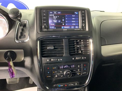 Used 2020 Dodge Grand Caravan GT FWD image 24