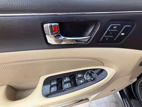 Used 2011 Hyundai Genesis 3.8 w/ Premium Navigation Pkg 3 RWD image 26