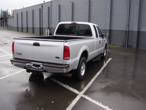Used 2004 Ford F250 XL image 7