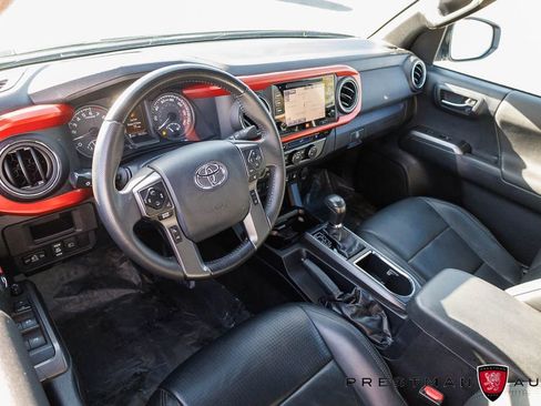 Used 2019 Toyota Tacoma TRD Off-Road AWD/4WD image 23