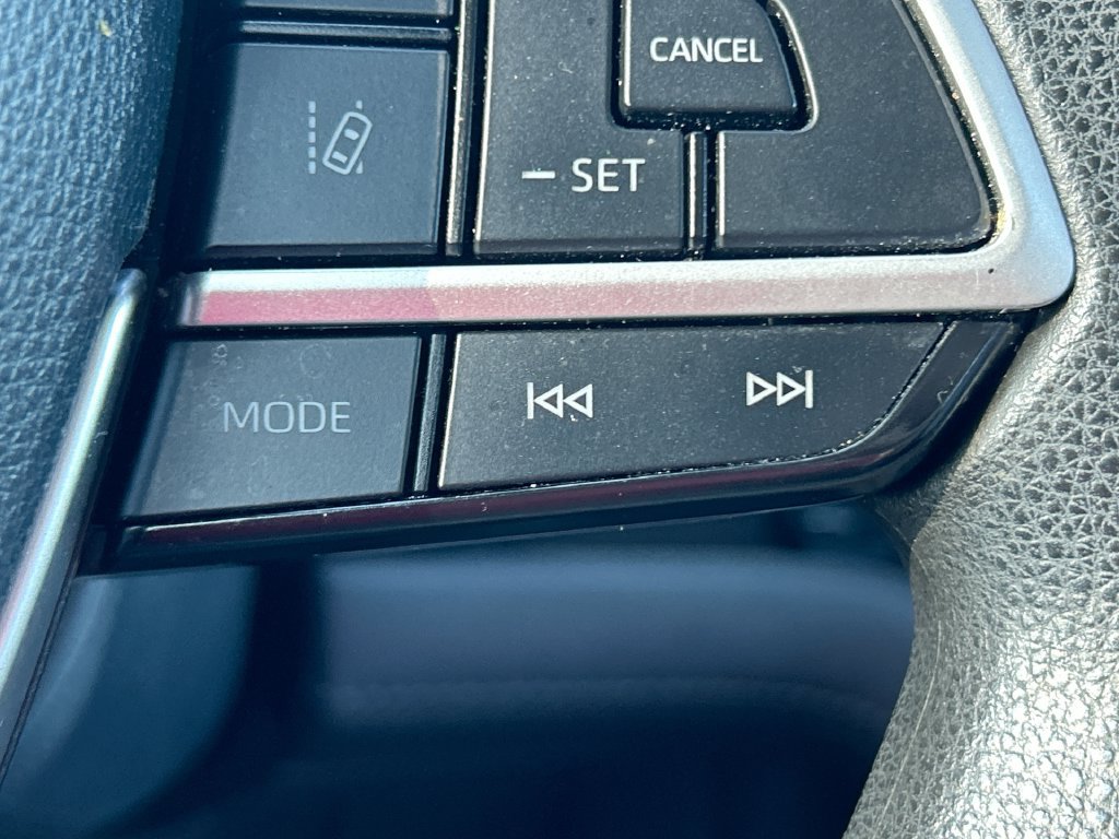 Used 2021 Toyota Sienna LE FWD image 17