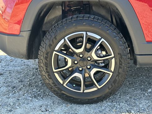 Used 2024 Jeep Compass Trailhawk image 17