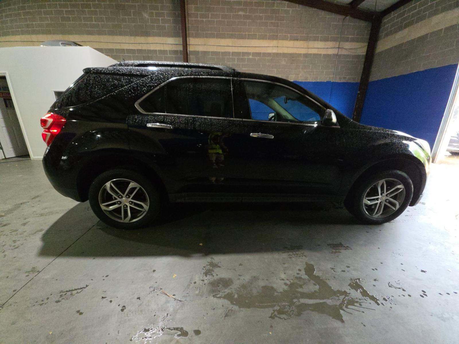 Used 2016 Chevrolet Equinox LTZ w/ Enhanced Convenience Package AWD/4WD image 2
