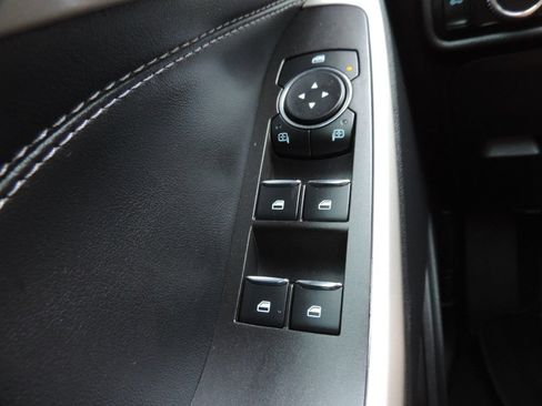 Used 2023 Ford Explorer XLT RWD image 24