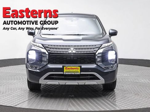 Used 2024 Mitsubishi Outlander SE AWD/4WD image 2