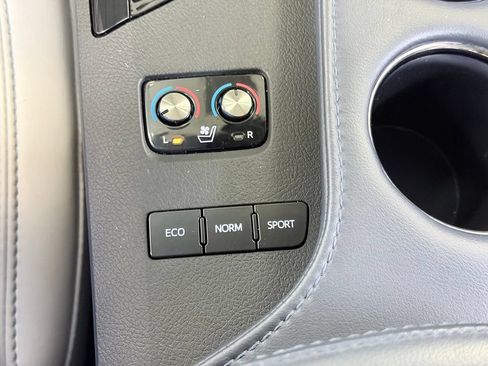 Used 2015 Toyota Avalon Limited FWD image 47