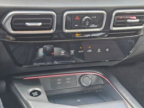 Used 2026 Nissan Sentra SR w/ Floor Mat Package FWD image 13