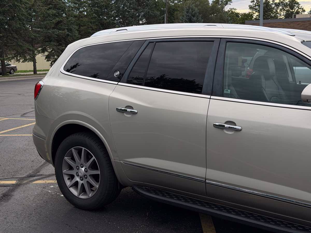 Used 2014 Buick Enclave Leather FWD image 3