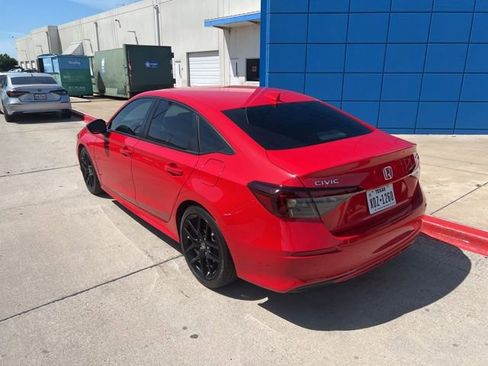 Certified 2025 Honda Civic Sport image 8