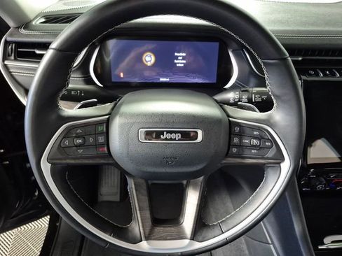 Used 2022 Jeep Grand Cherokee L Limited w/ Luxury Tech Group II AWD/4WD image 11
