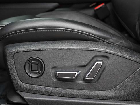 Used 2023 Audi e-tron S Prestige w/ Prestige Package image 26