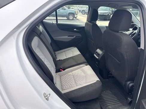 Used 2018 Chevrolet Equinox LS FWD image 21