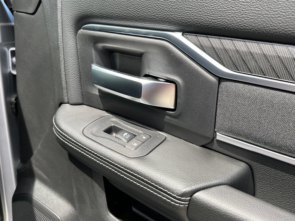 New 2026 RAM 2500 Big Horn AWD/4WD image 15