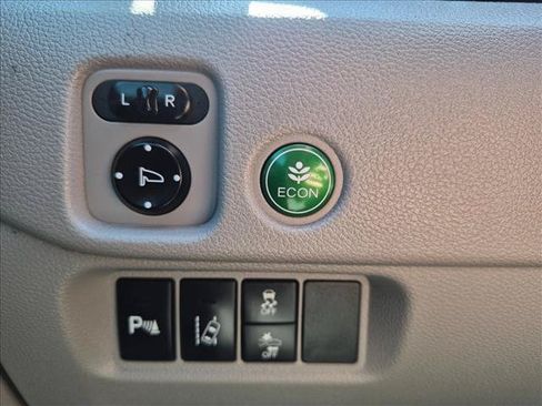 Used 2016 Honda Pilot Touring image 17