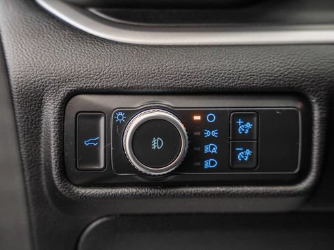 Used 2022 Ford Explorer XLT w/ Equipment Group 202A AWD/4WD image 44