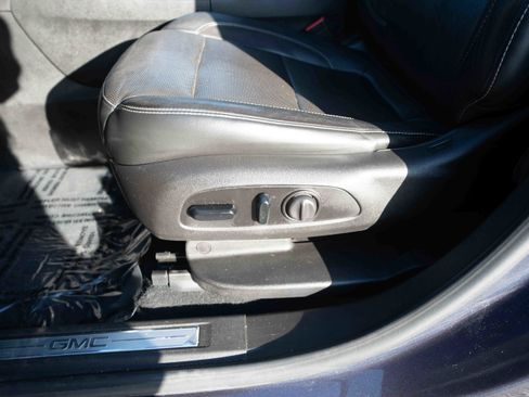 Used 2018 GMC Acadia SLT image 12