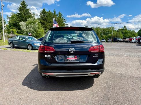 Used 2017 Volkswagen Golf Alltrack S AWD/4WD image 4