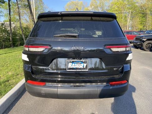 Used 2023 Jeep Grand Cherokee L Laredo AWD/4WD image 6