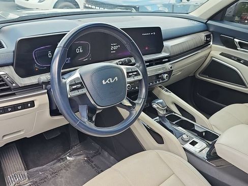 Used 2024 Kia Telluride EX FWD image 17