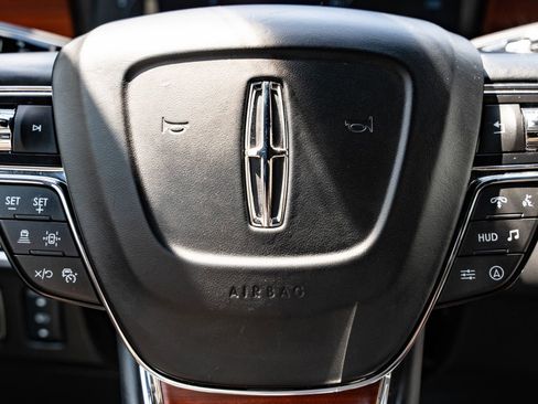 Used 2024 Lincoln Navigator Reserve AWD/4WD image 32