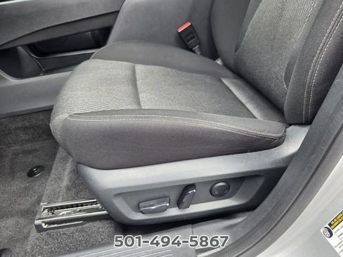 Used 2025 Nissan Rogue SV FWD image 17