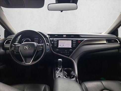Used 2018 Toyota Camry SE image 16