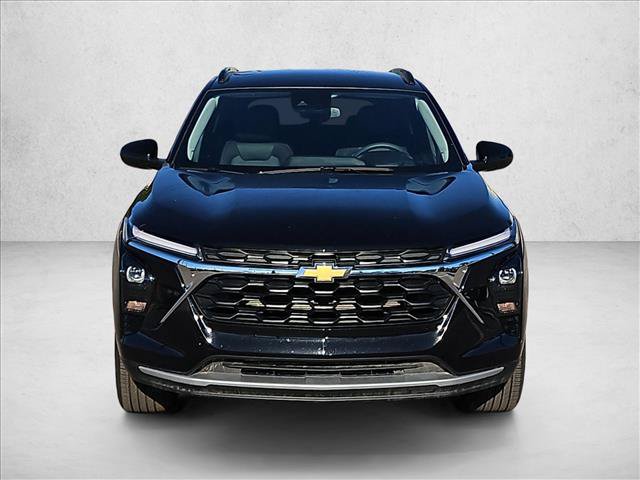 Used 2026 Chevrolet Trax LT FWD image 2