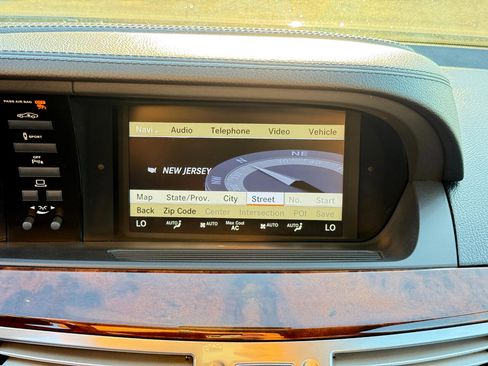 Used 2011 Mercedes-Benz S 550 4MATIC image 56