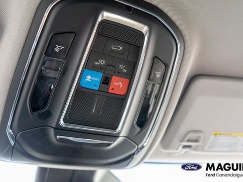 Used 2023 Jeep Grand Cherokee Limited AWD/4WD image 28