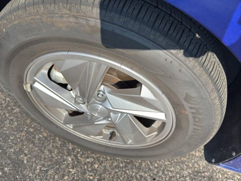 Certified 2024 Hyundai Elantra SE image 25