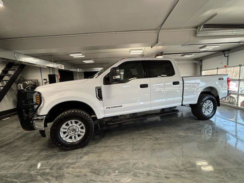 Used 2019 Ford F250 XLT w/ Snow Plow Prep Package image 7