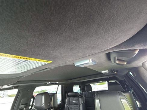 Used 2023 Cadillac Escalade Sport Platinum RWD image 8