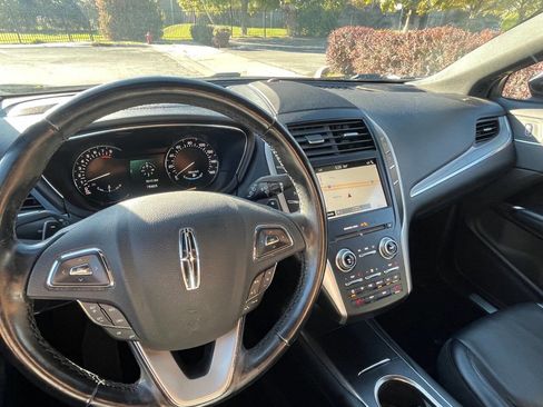 Used 2018 Lincoln MKC Select w/ Select Plus Package image 10