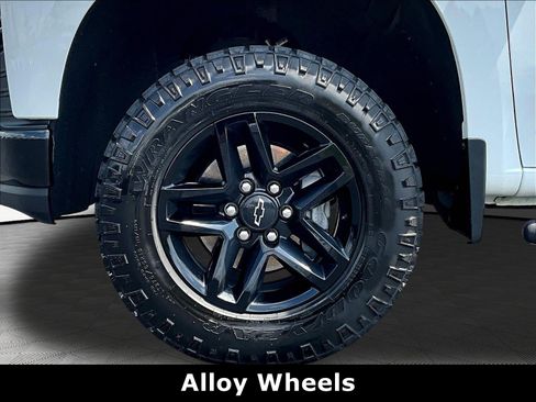 Used 2020 Chevrolet Silverado 1500 Custom Trail Boss w/ Custom Convenience Package AWD/4WD image 32