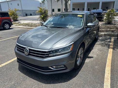 Used 2018 Volkswagen Passat 2.0T SE FWD image 5