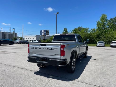 Used 2021 Chevrolet Silverado 2500 Custom w/ Custom Value Package AWD/4WD image 5