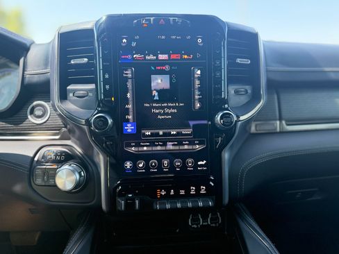 Used 2020 RAM 1500 Limited w/ Black Appearance Package AWD/4WD image 36