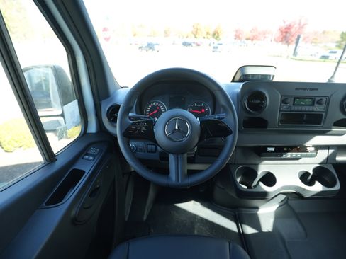 New 2025 Mercedes-Benz Sprinter 2500 image 21