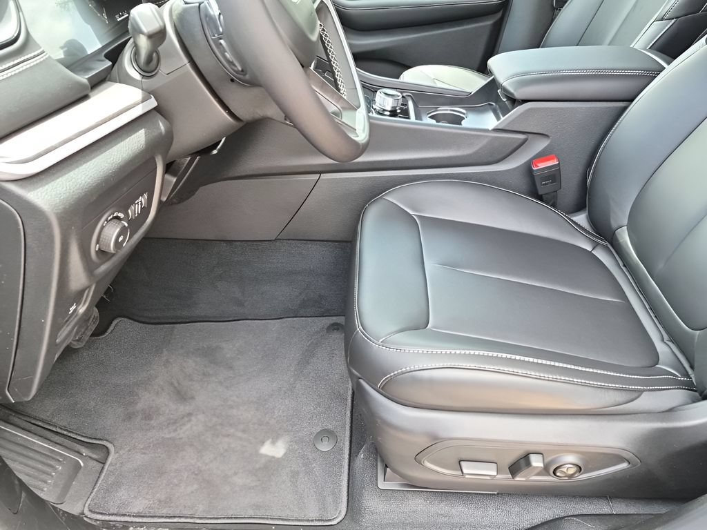 New 2026 Jeep Grand Cherokee Limited RWD image 31