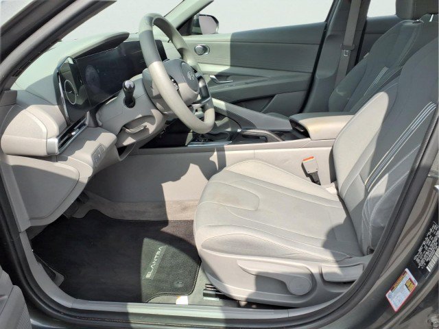 Used 2024 Hyundai Elantra SEL FWD image 16