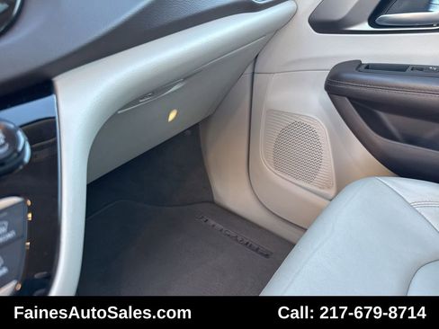 Used 2017 Chrysler Pacifica Touring-L image 49