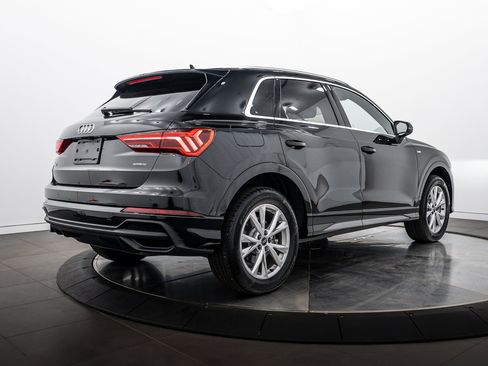 Used 2025 Audi Q3 2.0T Premium w/ Convenience Package AWD/4WD image 4