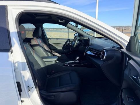 Certified 2025 Chevrolet Trax RS w/ Sunroof Package image 11