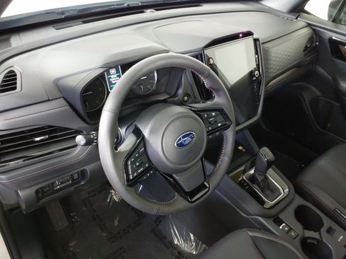 Used 2025 Subaru Forester Touring AWD/4WD image 10