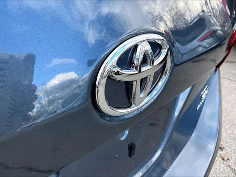 Used 2017 Toyota Corolla LE w/ Carpet Mat Package (TMS) image 28