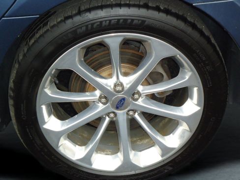 Used 2018 Ford Taurus Limited w/ Driver Assist Package image 9