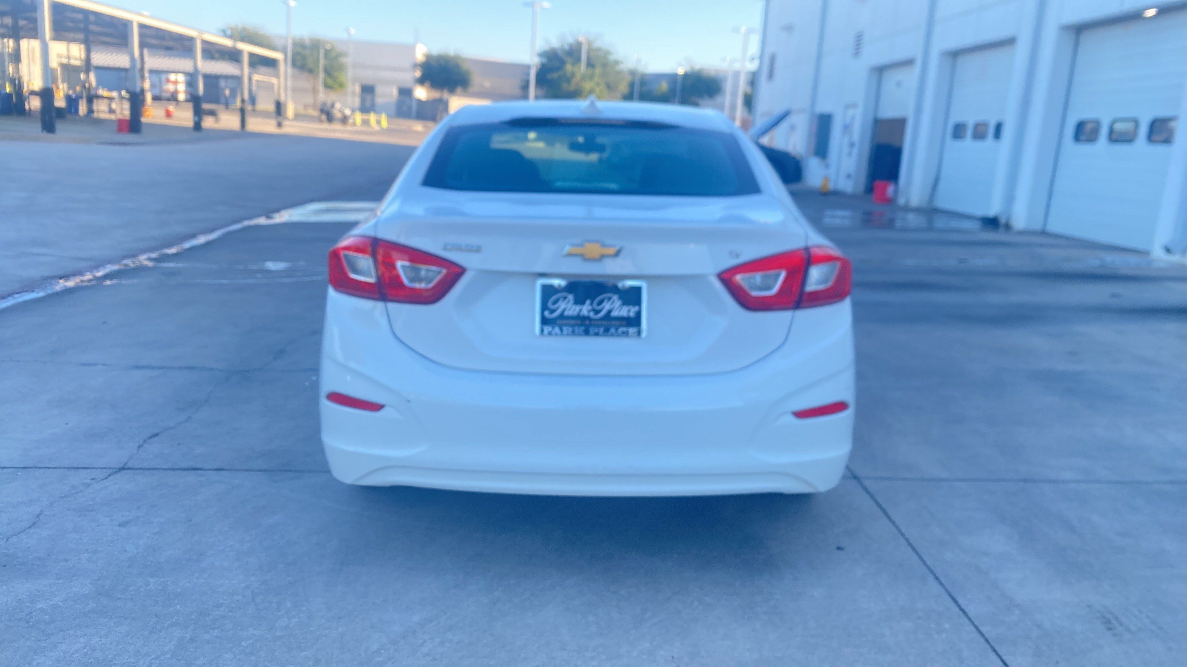 Used 2019 Chevrolet Cruze LT FWD image 4