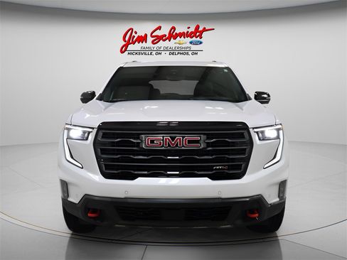 Used 2024 GMC Acadia AT4 image 3