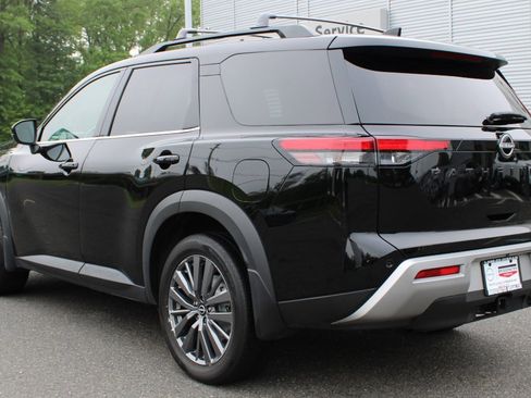 Certified 2024 Nissan Pathfinder SL w/ SL Premium Package image 8